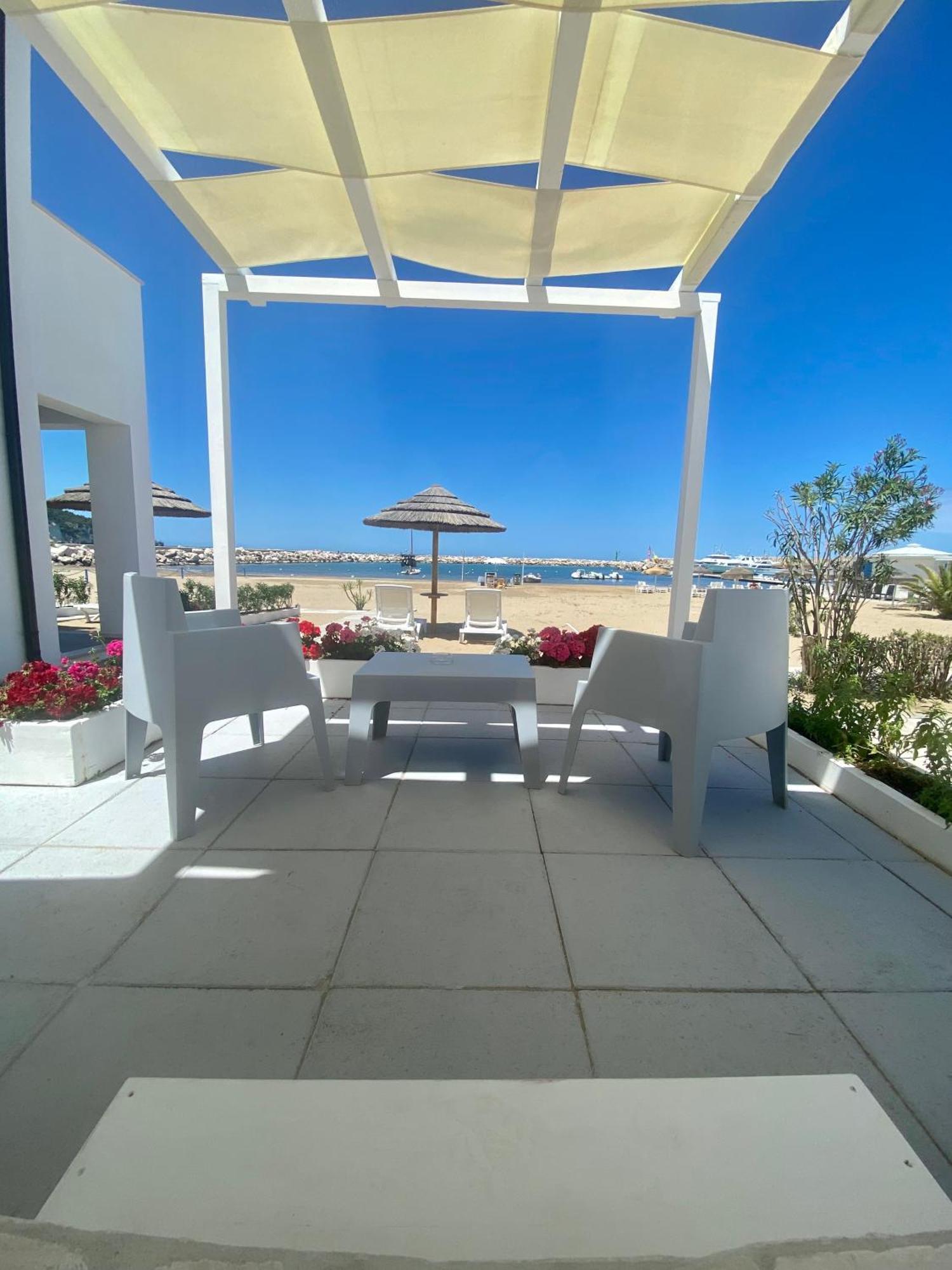 Marina Bay Beach Suites Peschici Eksteriør billede