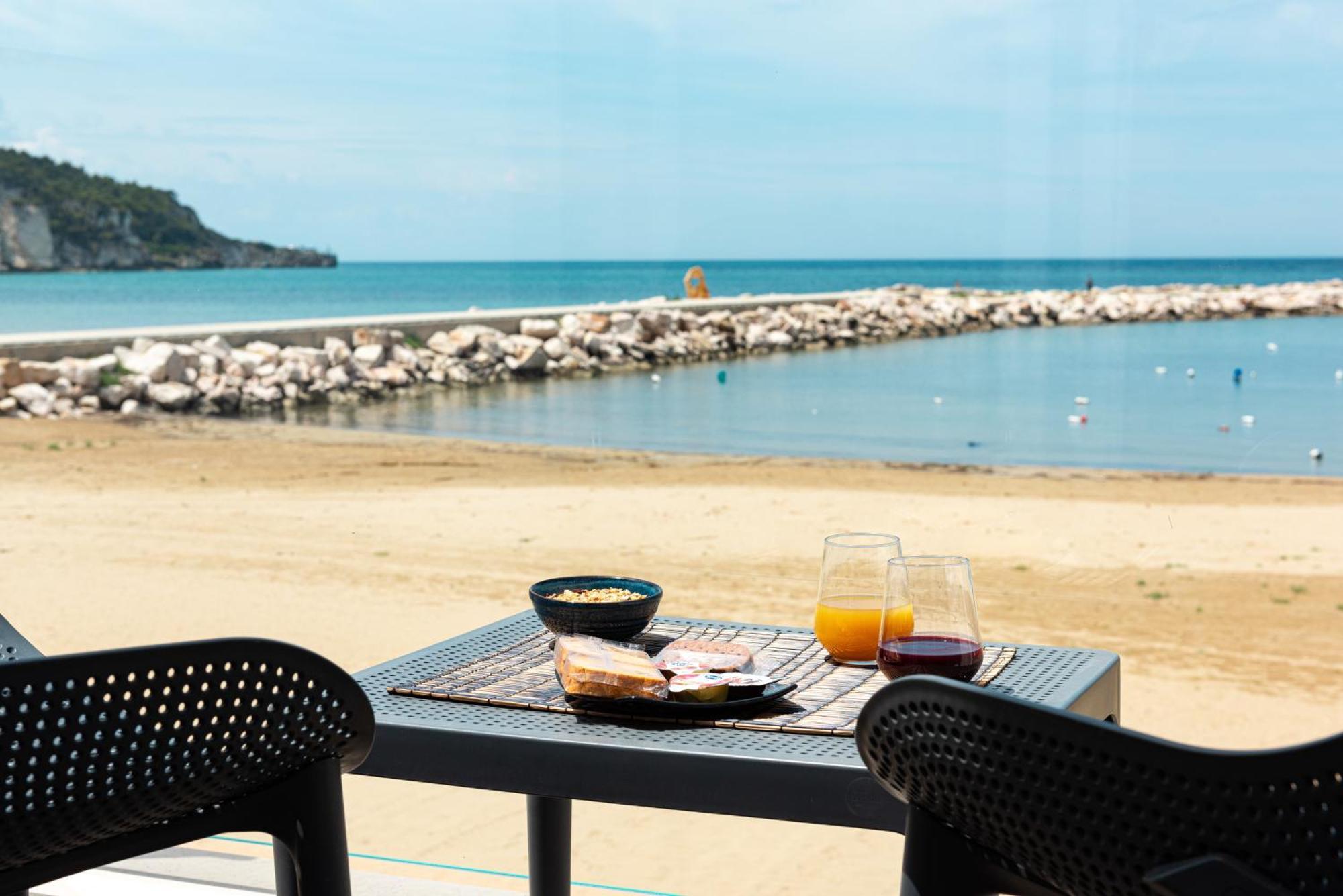 Marina Bay Beach Suites Peschici Eksteriør billede
