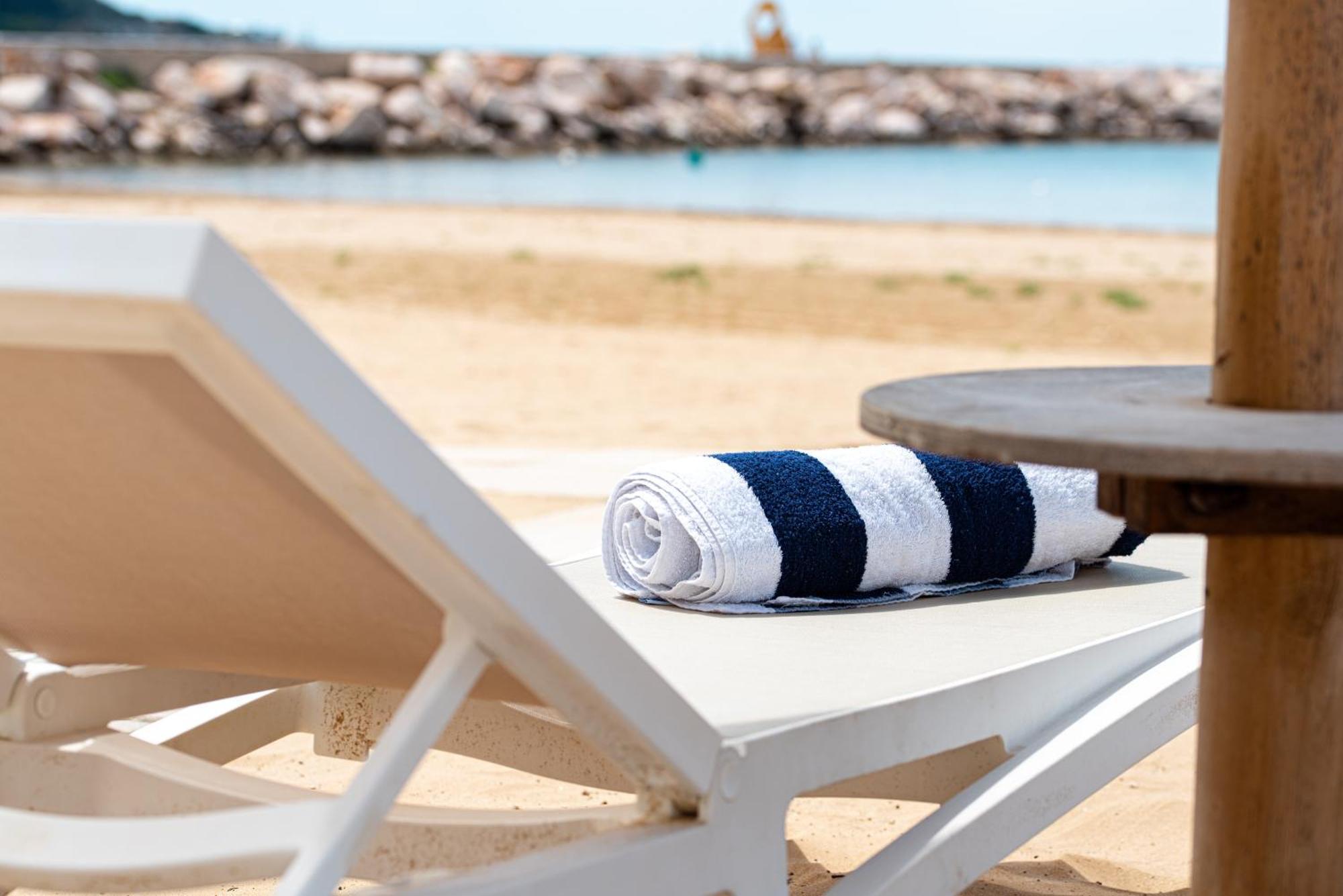 Marina Bay Beach Suites Peschici Eksteriør billede