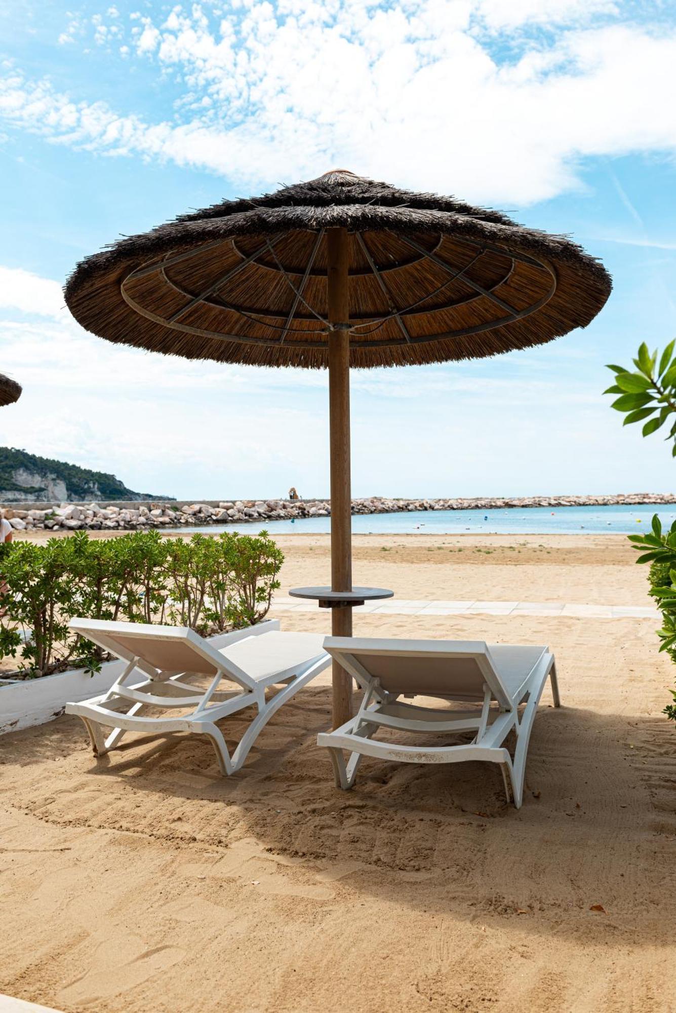 Marina Bay Beach Suites Peschici Eksteriør billede